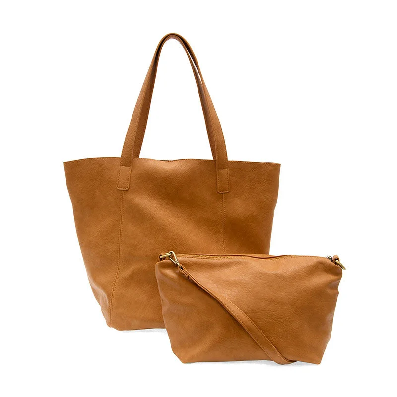 Vida Carryall Tote in Mid Tan